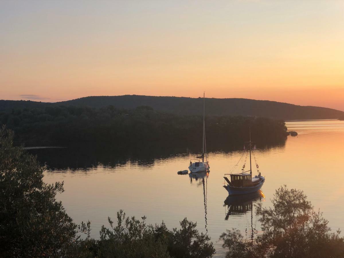 Отель Blue Bay Милина Экстерьер фото